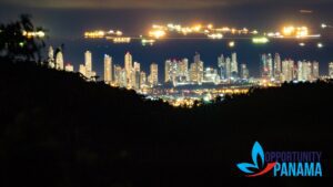 ¡Panamá City at night-time!